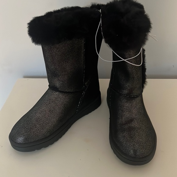 Girls sparkly gray and black furry boots size 4 - Picture 2 of 5